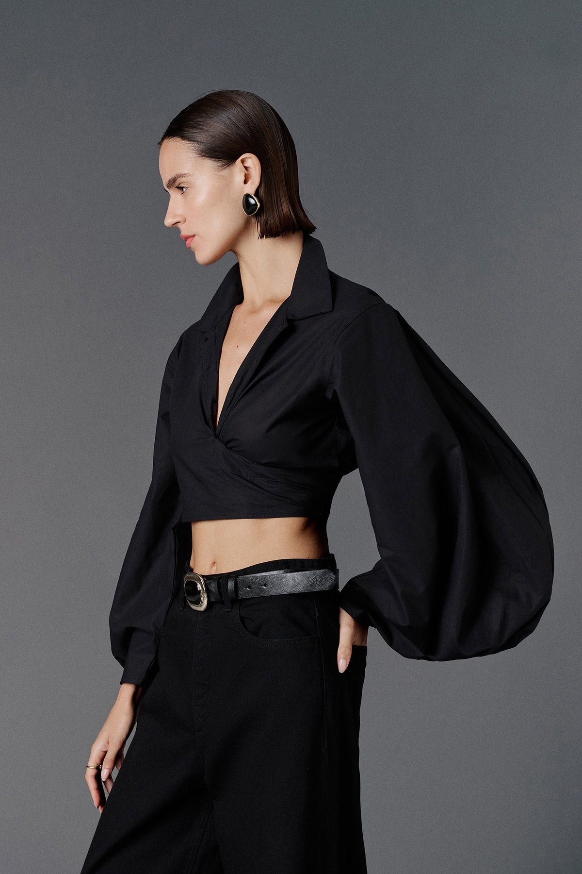 Cropped Balloon Sleeve Shirt - Black