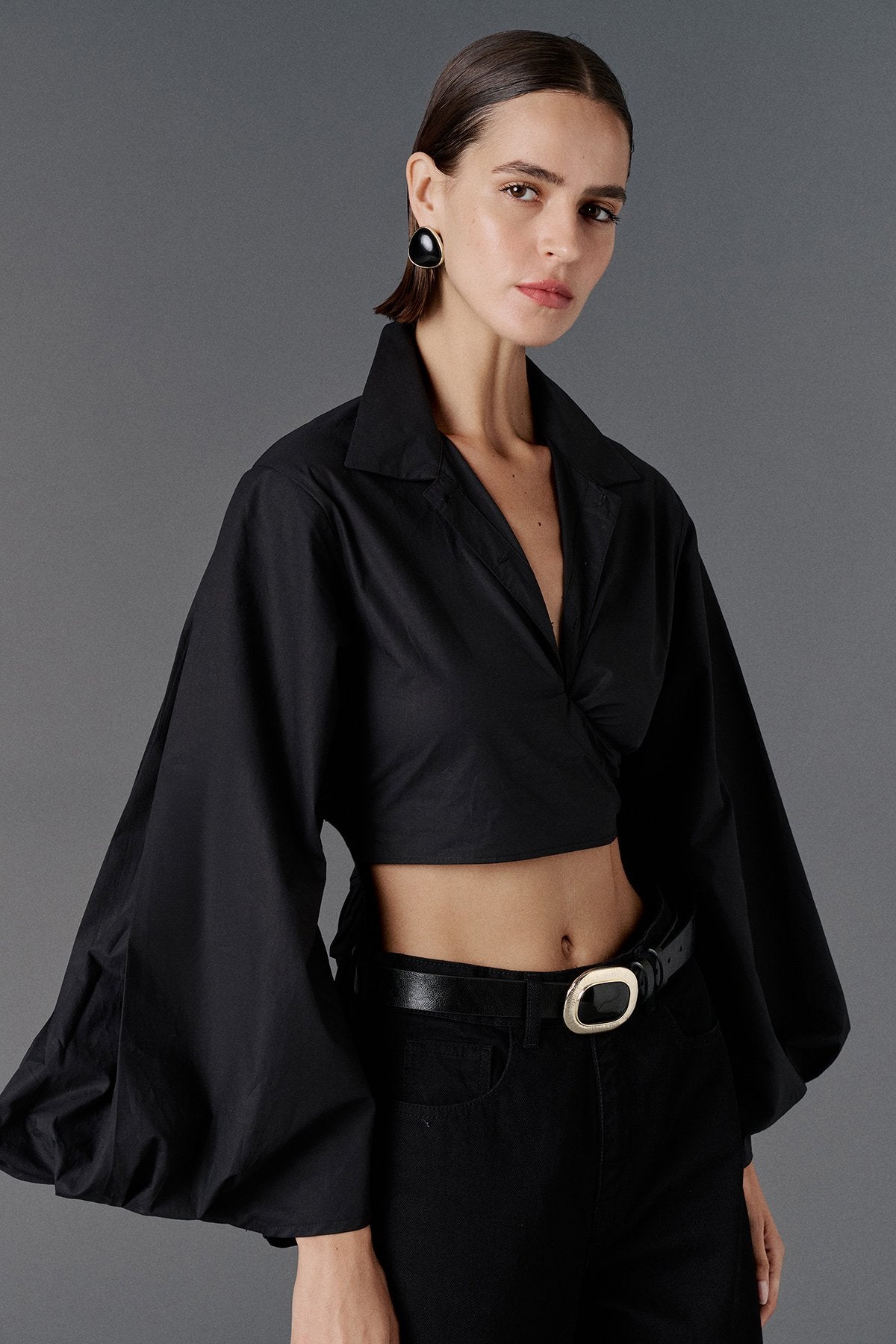 Cropped Balloon Sleeve Shirt - Black