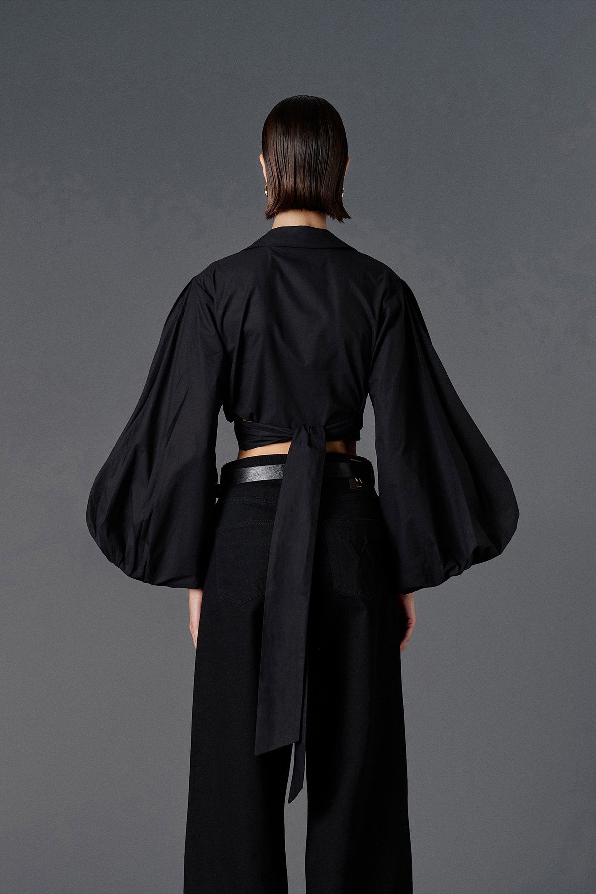 Cropped Balloon Sleeve Shirt - Black